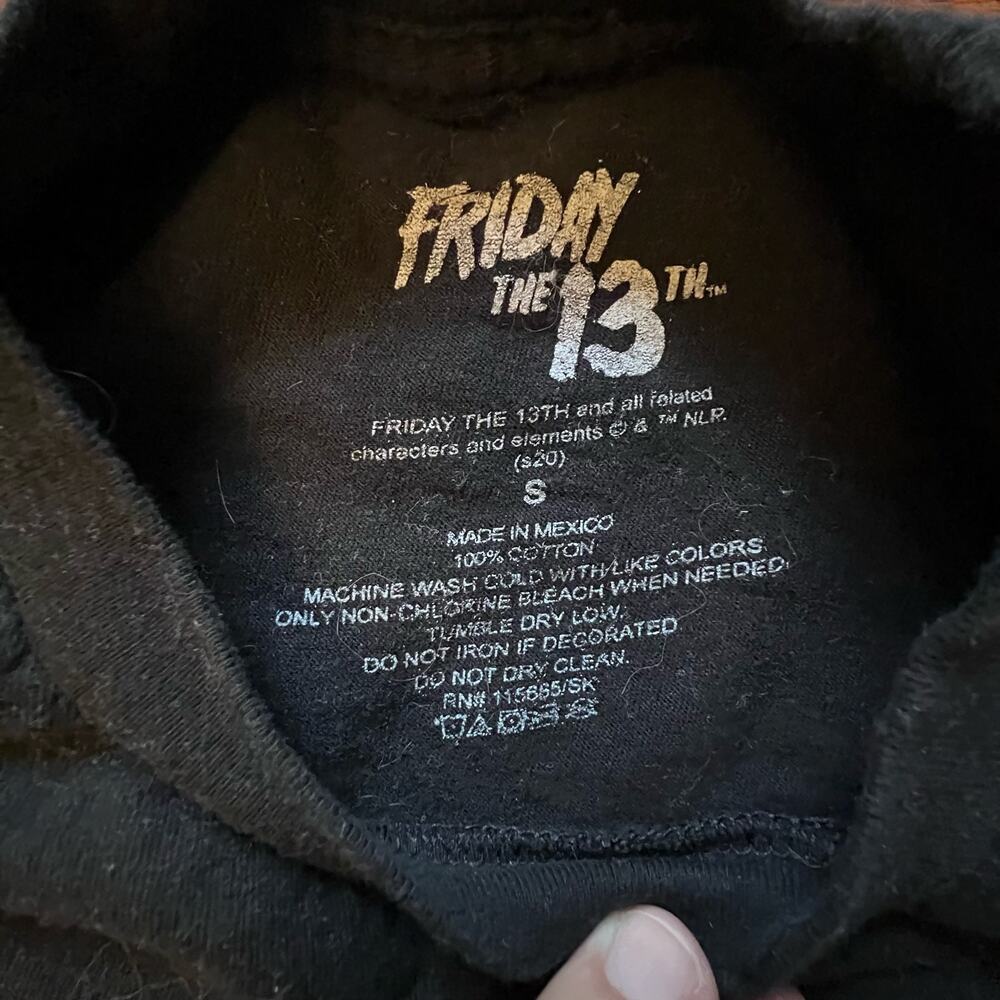 Halloween I Love Friday Jason Voorhees Mask Distressed Graphic T-Shirt Small - Picture 7 of 7